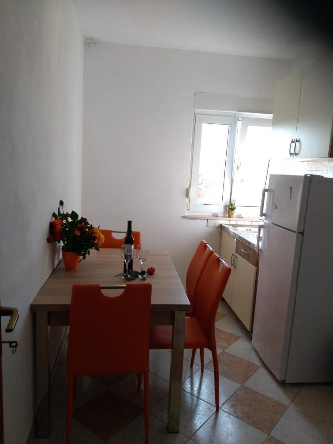 Midnight Apartment Razanac Luaran gambar