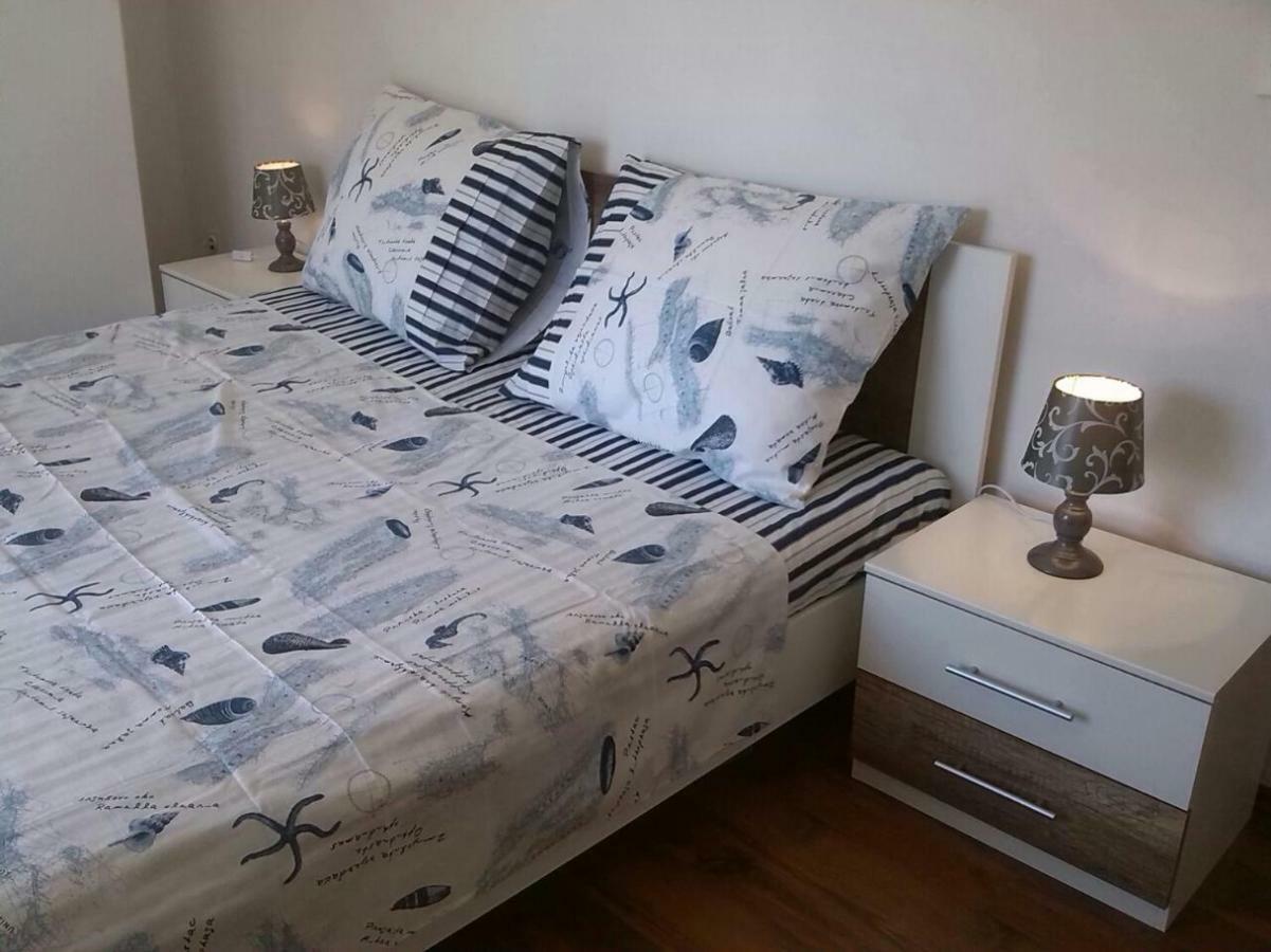 Midnight Apartment Razanac Luaran gambar